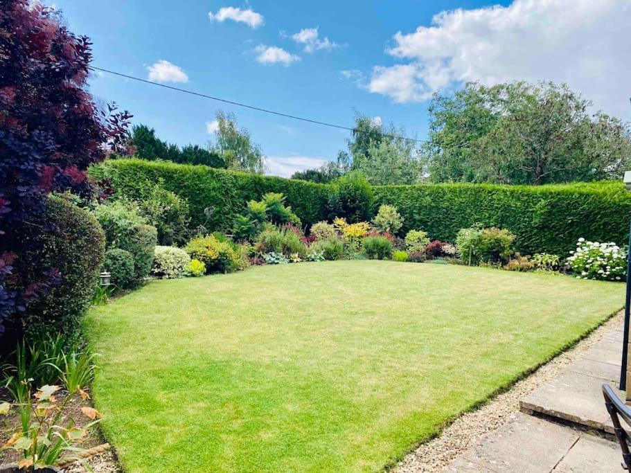 Cotswolds Luxury House In Central Bourton Large Sleeps 2-11. Pet Friendly. Exteriör bild